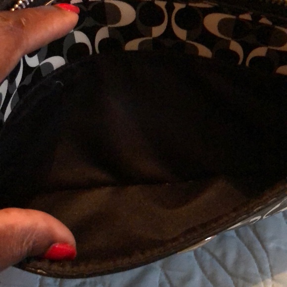 Coach Signature purse - Picture 3 of 4